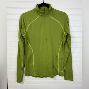 Mountain Hardwear green zippered pullover long sleeved shirt. Size Medium.